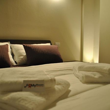 Dietro L'Angolo Hotel Бреша Екстериор снимка