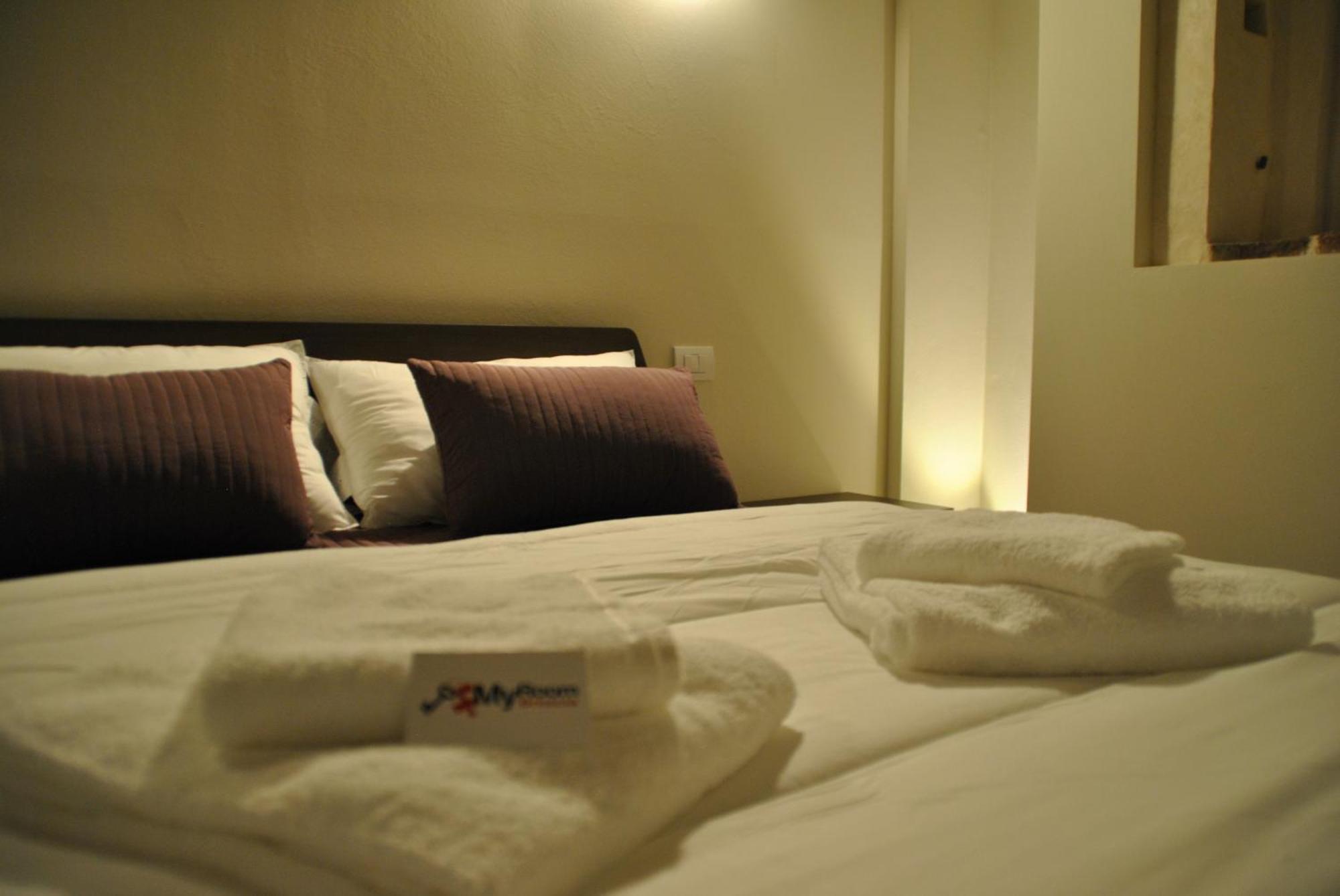 Dietro L'Angolo Hotel Бреша Екстериор снимка