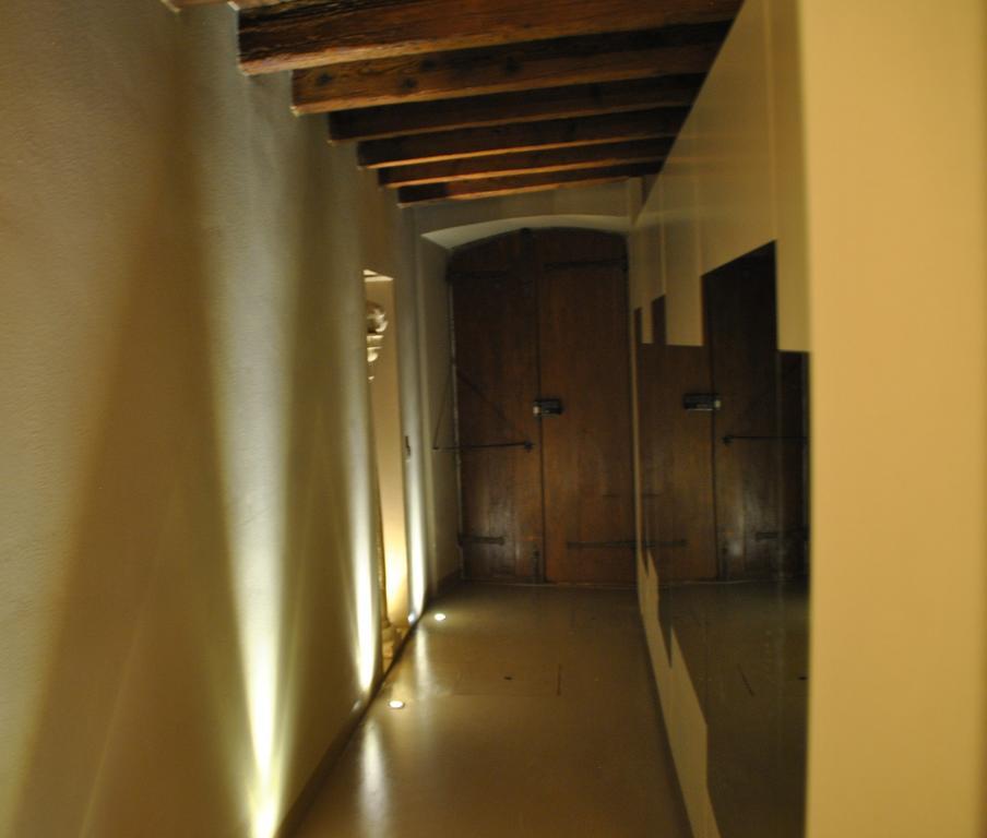 Dietro L'Angolo Hotel Бреша Екстериор снимка