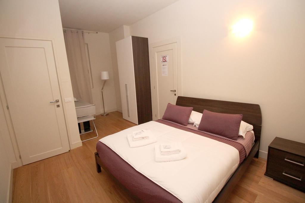 Dietro L'Angolo Hotel Бреша Екстериор снимка